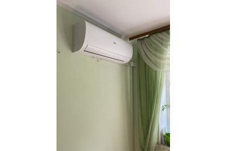 Монтаж двох інверторних кондиціонерів Haier Pearl AS25PBAHRA-H/1U25YEGFRA-H у батоповерхівці львова