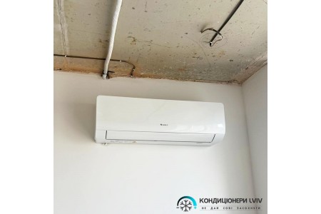 Монтаж Gree Cosmo GWH09AWСXB-K6DNA1A/I в квартирі у Львові