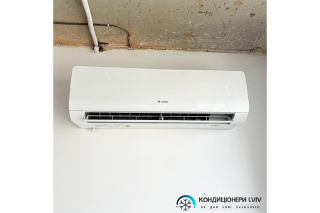 Монтаж Gree Cosmo GWH09AWСXB-K6DNA1A/I в квартирі у Львові