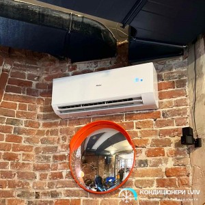<Монтаж кондиціонера Haier Revive Inverter AS50RCBHRA/1U50MERFRA у кав'ярні м. Львів
