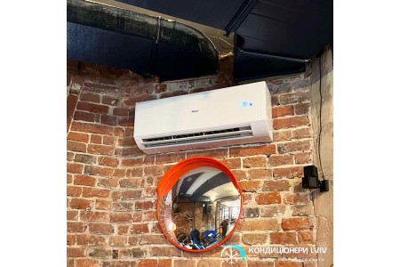Монтаж кондиціонера Haier Revive Inverter AS50RCBHRA/1U50MERFRA у кав'ярні м. Львів