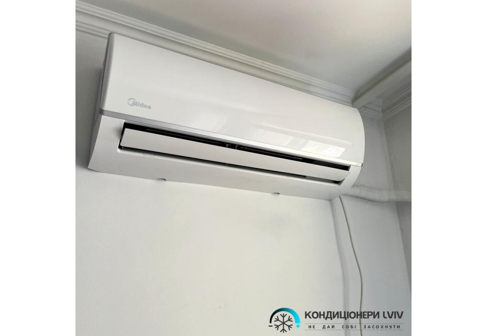 Монтаж двох кондиціонерів Midea Forest DC AF6(8)-09N8C2E-I/AF6(8)-09N8C2E-O в квартирі у Львові