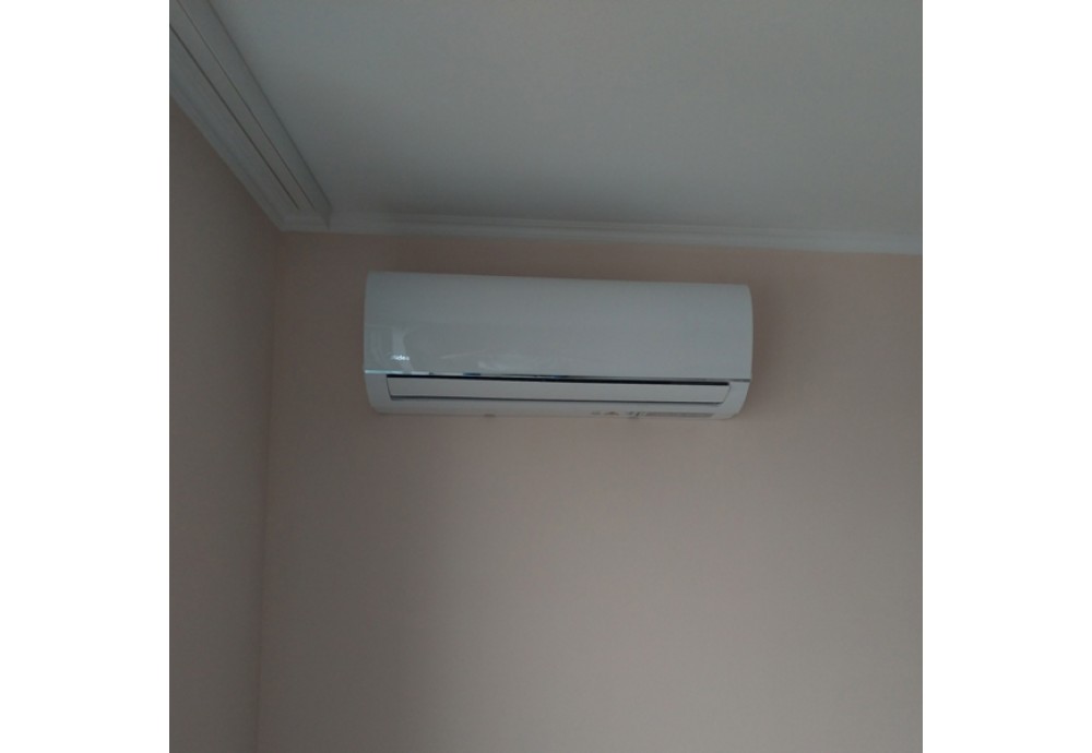 Монтаж мультиспліт системи з внутрішніми блоками MIDEA  Blank 