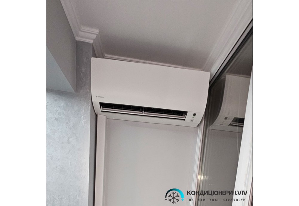 Монтаж спліт-системи Daikin Comfora у багатоповерхівці  Львова