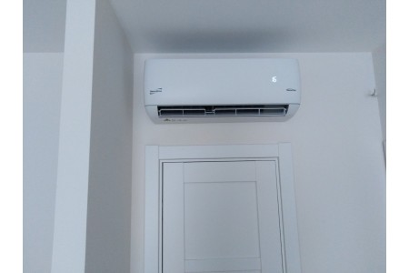 Монтаж двох кондиціонерів серії U-Mate у багатоповерхівці Львова.
