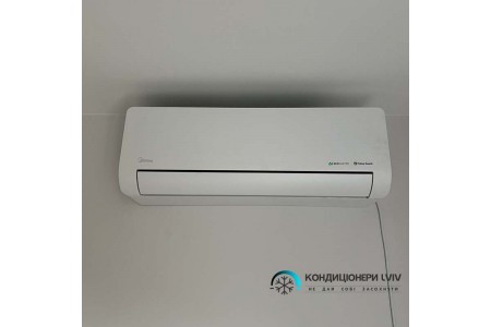 Монтаж двох кондиціонерів Midea EAZY в приватному будинку в Малехові